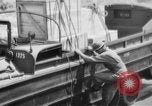 Standbild DUKWs United States USA, 1943, aus Sekunde 29 historischem Filmmaterial Videoclip 65675050920