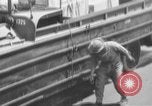 Standbild DUKWs United States USA, 1943, aus Sekunde 30 historischem Filmmaterial Videoclip 65675050920