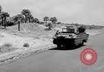 Standbild DUKWs United States USA, 1943, aus Sekunde 53 historischem Filmmaterial Videoclip 65675050920