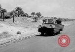 Standbild DUKWs United States USA, 1943, aus Sekunde 58 historischem Filmmaterial Videoclip 65675050920