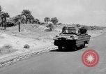 Standbild DUKWs United States USA, 1943, aus Sekunde 59 historischem Filmmaterial Videoclip 65675050920