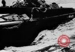 Immagine di DUKWs Guadalcanal nelle Isole Salomone, 1943, secondo 50 filmato di repertorio 65675050925