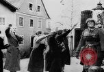 Standbild Der Anschluss (deutsche Besetzung) Passau Deutschland, 1938, aus Sekunde 36 historischem Filmmaterial Videoclip 65675050931