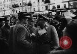 Standbild Hitler in Linz während der deutschen Anschluss Linz Österreich, 1938, aus Sekunde 10 historischem Filmmaterial Videoclip 65675050934