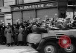 Standbild Hitler in Linz während der deutschen Anschluss Linz Österreich, 1938, aus Sekunde 28 historischem Filmmaterial Videoclip 65675050934