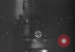 Standbild Hitler in Linz während der deutschen Anschluss Linz Österreich, 1938, aus Sekunde 49 historischem Filmmaterial Videoclip 65675050934