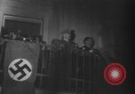 Standbild Hitler in Linz während der deutschen Anschluss Linz Österreich, 1938, aus Sekunde 60 historischem Filmmaterial Videoclip 65675050934