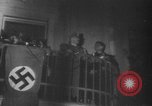 Standbild Hitler in Linz während der deutschen Anschluss Linz Österreich, 1938, aus Sekunde 61 historischem Filmmaterial Videoclip 65675050934