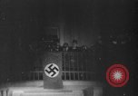 Standbild Hitler in Linz während der deutschen Anschluss Linz Österreich, 1938, aus Sekunde 62 historischem Filmmaterial Videoclip 65675050934