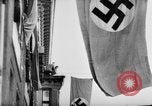 Standbild Parade begrüßt Hitler auf der Rückkehr von Österreich während Anschluss Berlin Deutschland, 1938, aus Sekunde 47 historischem Filmmaterial Videoclip 65675050936