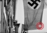 Standbild Parade begrüßt Hitler auf der Rückkehr von Österreich während Anschluss Berlin Deutschland, 1938, aus Sekunde 48 historischem Filmmaterial Videoclip 65675050936