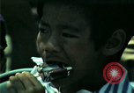Standbild Vietnamesischer Flüchtlingskinder in den Vereinigten Staaten Florida United States USA, 1975, aus Sekunde 17 historischem Filmmaterial Videoclip 65675050943