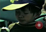 Standbild Vietnamesischer Flüchtlingskinder in den Vereinigten Staaten Florida United States USA, 1975, aus Sekunde 27 historischem Filmmaterial Videoclip 65675050943