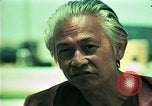 Standbild Vietnamesischer Flüchtling Mann interviewt werden United States USA, 1975, aus Sekunde 39 historischem Filmmaterial Videoclip 65675050944