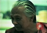 Standbild Vietnamesischer Flüchtling Mann interviewt werden United States USA, 1975, aus Sekunde 47 historischem Filmmaterial Videoclip 65675050944