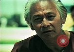 Standbild Vietnamesischer Flüchtling Mann interviewt werden United States USA, 1975, aus Sekunde 49 historischem Filmmaterial Videoclip 65675050944