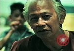 Standbild Vietnamesischer Flüchtling Mann interviewt werden United States USA, 1975, aus Sekunde 52 historischem Filmmaterial Videoclip 65675050944