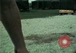 Standbild Eine Transportable hospital Unit bietet medizinische Dienstleistungen für vietnamesische Flüchtlinge Florida United States USA, 1975, aus Sekunde 7 historischem Filmmaterial Videoclip 65675050946