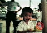 Standbild Vietnamesische Flüchtlinge in Eglin Air Force Base Speisesaal United States USA, 1975, aus Sekunde 11 historischem Filmmaterial Videoclip 65675050948