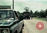 Standbild Vietnamesische Flüchtlinge in Eglin Air Force Base Florida United States USA, 1975, aus Sekunde 17 historischem Filmmaterial Videoclip 65675050950