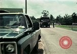 Standbild Vietnamesische Flüchtlinge in Eglin Air Force Base Florida United States USA, 1975, aus Sekunde 19 historischem Filmmaterial Videoclip 65675050950