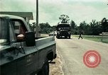 Standbild Vietnamesische Flüchtlinge in Eglin Air Force Base Florida United States USA, 1975, aus Sekunde 20 historischem Filmmaterial Videoclip 65675050950