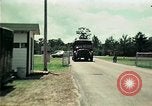 Standbild Vietnamesische Flüchtlinge in Eglin Air Force Base Florida United States USA, 1975, aus Sekunde 22 historischem Filmmaterial Videoclip 65675050950