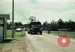 Standbild Vietnamesische Flüchtlinge in Eglin Air Force Base Florida United States USA, 1975, aus Sekunde 25 historischem Filmmaterial Videoclip 65675050950