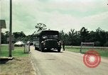 Standbild Vietnamesische Flüchtlinge in Eglin Air Force Base Florida United States USA, 1975, aus Sekunde 26 historischem Filmmaterial Videoclip 65675050950