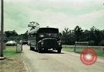 Standbild Vietnamesische Flüchtlinge in Eglin Air Force Base Florida United States USA, 1975, aus Sekunde 27 historischem Filmmaterial Videoclip 65675050950
