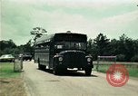 Standbild Vietnamesische Flüchtlinge in Eglin Air Force Base Florida United States USA, 1975, aus Sekunde 28 historischem Filmmaterial Videoclip 65675050950
