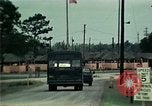 Standbild Vietnamesische Flüchtlinge in Eglin Air Force Base Florida United States USA, 1975, aus Sekunde 37 historischem Filmmaterial Videoclip 65675050950