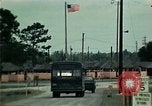 Standbild Vietnamesische Flüchtlinge in Eglin Air Force Base Florida United States USA, 1975, aus Sekunde 40 historischem Filmmaterial Videoclip 65675050950