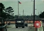 Standbild Vietnamesische Flüchtlinge in Eglin Air Force Base Florida United States USA, 1975, aus Sekunde 42 historischem Filmmaterial Videoclip 65675050950