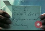 Standbild Vietnamesische Flüchtlinge in Eglin Air Force Base Florida United States USA, 1975, aus Sekunde 52 historischem Filmmaterial Videoclip 65675050950