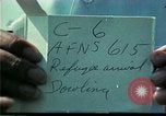 Standbild Vietnamesische Flüchtlinge in Eglin Air Force Base Florida United States USA, 1975, aus Sekunde 53 historischem Filmmaterial Videoclip 65675050950