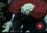 Standbild Clown unterhält vietnamesischer Flüchtlingskinder Florida United States USA, 1975, aus Sekunde 29 historischem Filmmaterial Videoclip 65675050952