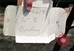 Standbild Vietnamesische Flüchtlinge Kinder spielen Florida United States USA, 1975, aus Sekunde 32 historischem Filmmaterial Videoclip 65675050953