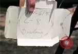 Standbild Vietnamesische Flüchtlinge Kinder spielen Florida United States USA, 1975, aus Sekunde 33 historischem Filmmaterial Videoclip 65675050953
