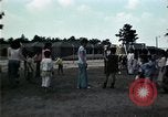 Standbild Vietnamesische Flüchtlinge Kinder spielen Florida United States USA, 1975, aus Sekunde 40 historischem Filmmaterial Videoclip 65675050953