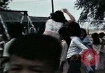 Standbild Vietnamesische Flüchtlinge Kinder spielen Florida United States USA, 1975, aus Sekunde 46 historischem Filmmaterial Videoclip 65675050953