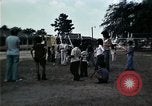 Standbild Vietnamesische Flüchtlinge Kinder spielen Florida United States USA, 1975, aus Sekunde 52 historischem Filmmaterial Videoclip 65675050953