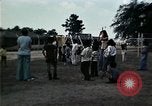 Standbild Vietnamesische Flüchtlinge Kinder spielen Florida United States USA, 1975, aus Sekunde 54 historischem Filmmaterial Videoclip 65675050953