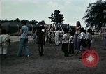 Standbild Vietnamesische Flüchtlinge Kinder spielen Florida United States USA, 1975, aus Sekunde 56 historischem Filmmaterial Videoclip 65675050953