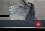 Standbild Vietnamesischer Flüchtling Abfahrt Zentrum Florida United States USA, 1975, aus Sekunde 8 historischem Filmmaterial Videoclip 65675050955