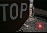 Standbild Vietnamesischer Flüchtling Abfahrt Zentrum Florida United States USA, 1975, aus Sekunde 19 historischem Filmmaterial Videoclip 65675050955