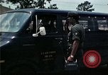 Standbild Vietnamesischer Flüchtling Abfahrt Zentrum Florida United States USA, 1975, aus Sekunde 21 historischem Filmmaterial Videoclip 65675050955
