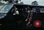 Standbild Vietnamesischer Flüchtling Abfahrt Zentrum Florida United States USA, 1975, aus Sekunde 23 historischem Filmmaterial Videoclip 65675050955