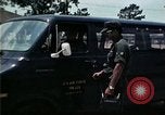 Standbild Vietnamesischer Flüchtling Abfahrt Zentrum Florida United States USA, 1975, aus Sekunde 24 historischem Filmmaterial Videoclip 65675050955