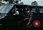 Standbild Vietnamesischer Flüchtling Abfahrt Zentrum Florida United States USA, 1975, aus Sekunde 25 historischem Filmmaterial Videoclip 65675050955